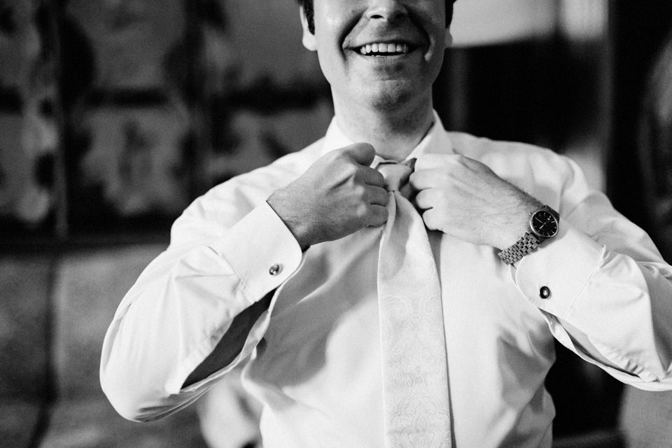 Award-winning Seattle wedding photographer: Becka and Matthias wed at The Ruins (11)