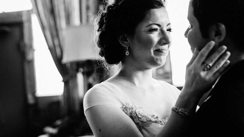 Award-winning Seattle wedding photographer: Becka and Matthias wed at The Ruins (13)