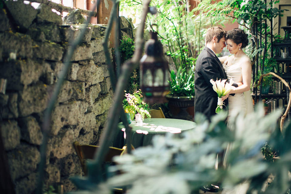 Award-winning Seattle wedding photographer: Becka and Matthias wed at The Ruins (19)