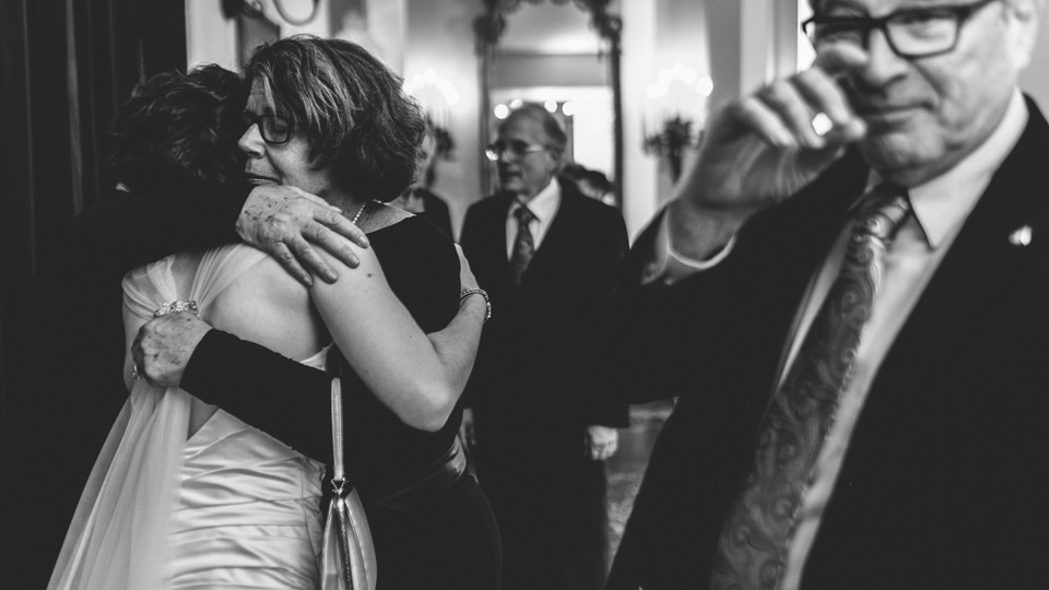 Award-winning Seattle wedding photographer: Becka and Matthias wed at The Ruins (33)
