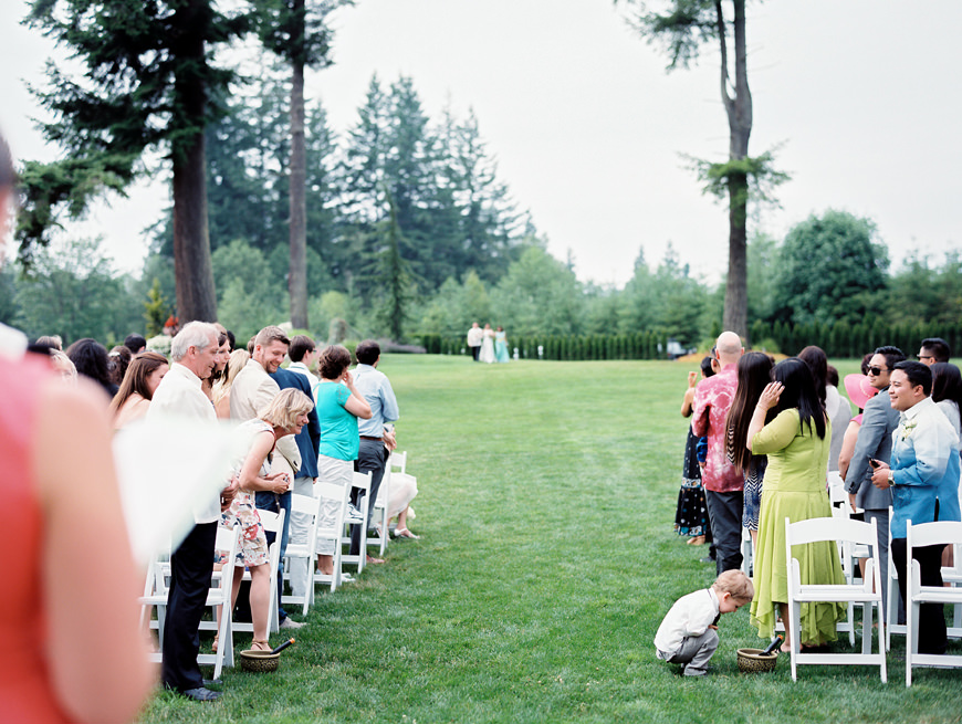 Seattle wedding photographer Jennifer Tai: Jazell and Paul at Rock Creek Gardens (43)