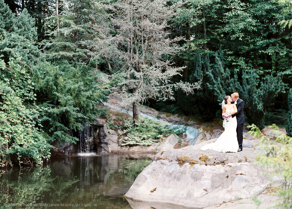 Seattle wedding photographer: Kristin and Jeff at Rock Creek Gardens (33)