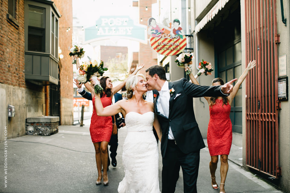 Seattle wedding photographer: Lexi and Paul's wedding at Pike Place Market (32)