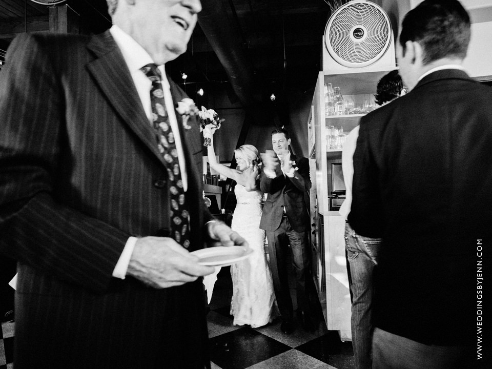 Seattle wedding photographer: Lexi and Paul's wedding at Pike Place Market (11)