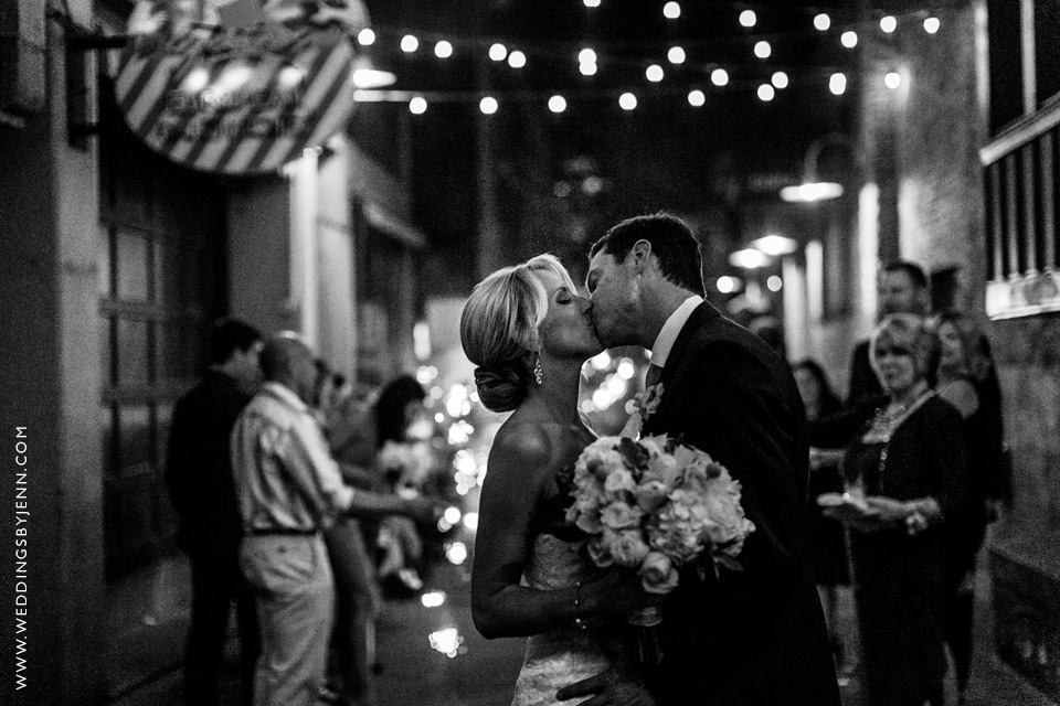 Seattle wedding photographer: Lexi and Paul's wedding at Pike Place Market (1)