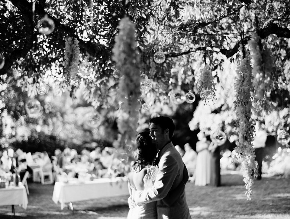 Seattle wedding photographer: An Intimate Queen Anne garden wedding at Parsons Gardens, Seattle (27)