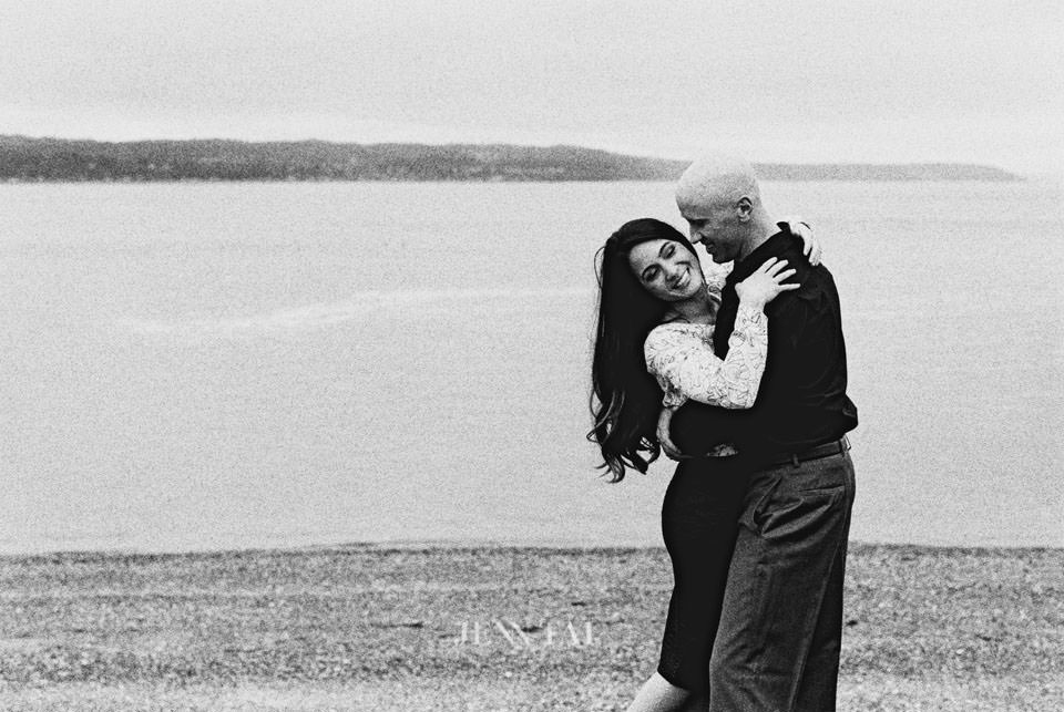 Seattle engagement photographer: Davilynn and DJay, Engaged at Mukilteo Lighthouse (7)