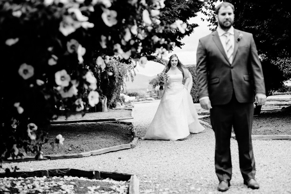 Bellingham Wedding Photographed by Jenn Tai: Hannah and Brent at Roozengarde (40)
