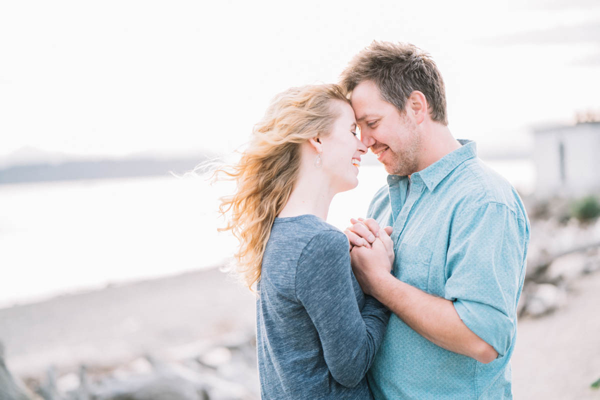 Seattle engagement session: Anna and Kevin engaged at Discovery Park (4)
