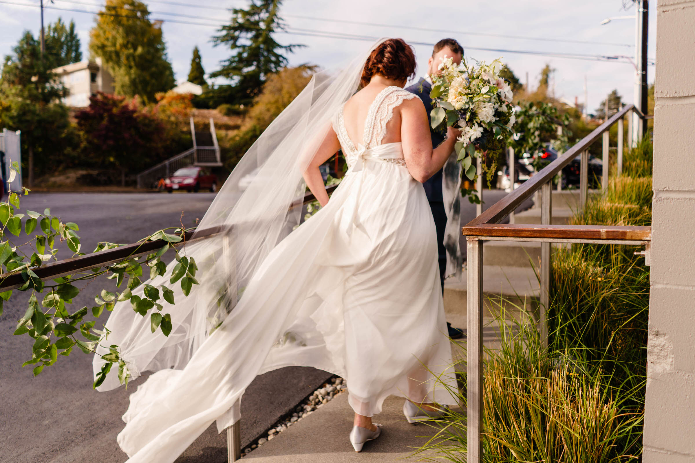 Modern and Chic Westward Seattle Wedding 2018 with Best Seattle Wedding Photographer Jennifer Tai (48)