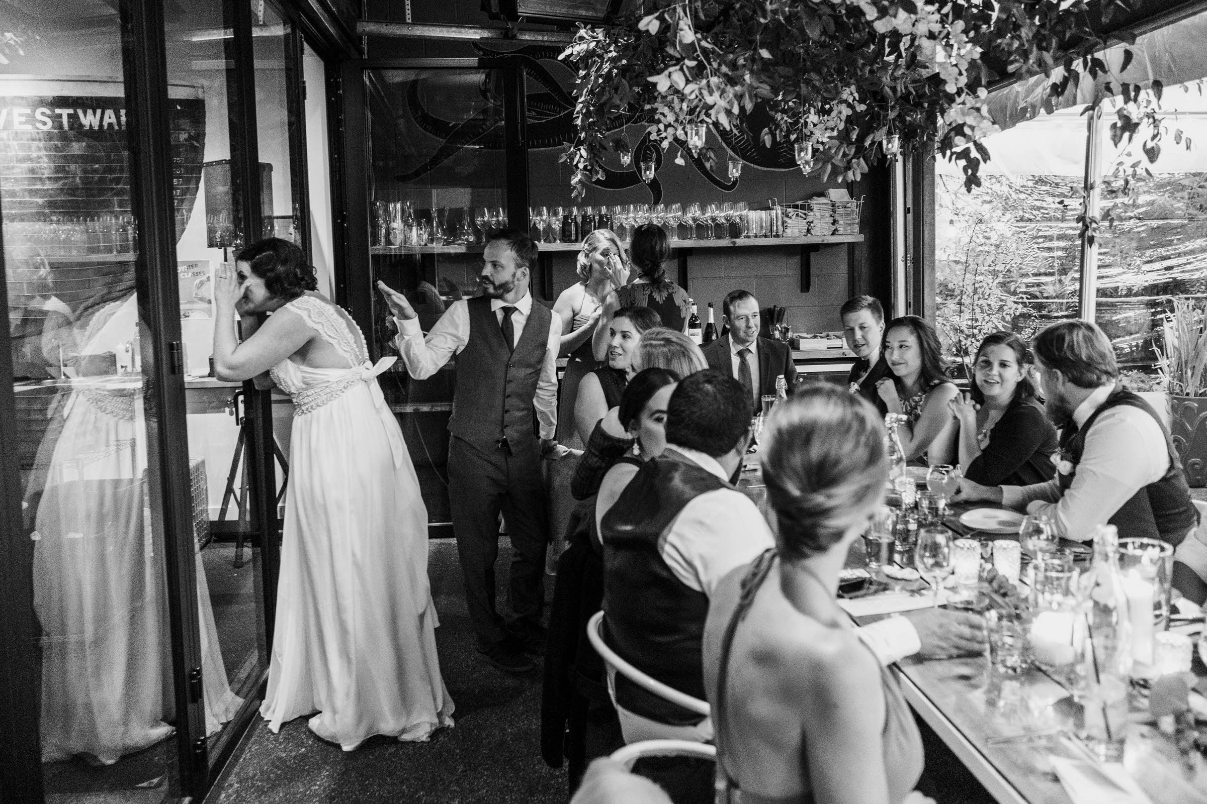 Modern and Chic Westward Seattle Wedding 2018 with Best Seattle Wedding Photographer Jennifer Tai (30)