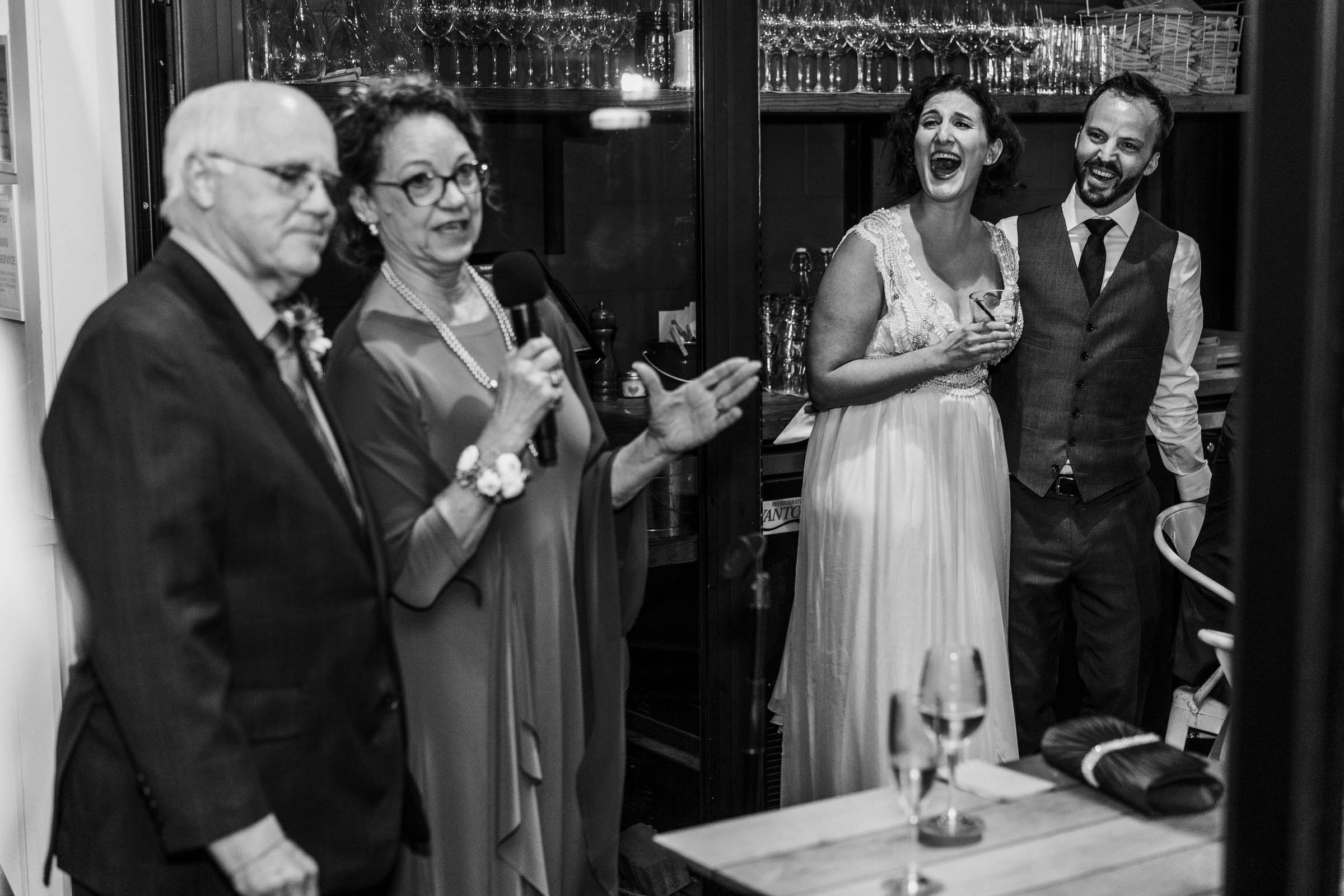 Modern and Chic Westward Seattle Wedding 2018 with Best Seattle Wedding Photographer Jennifer Tai (15)