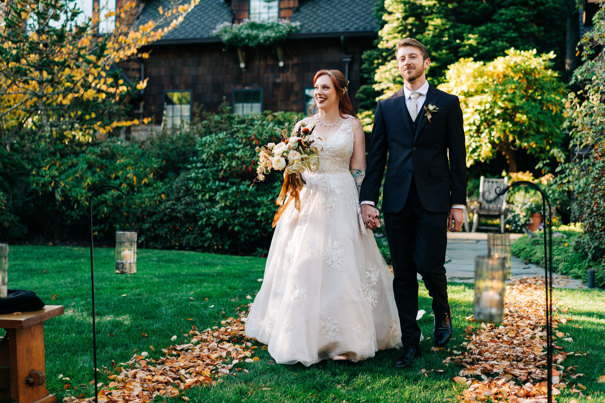 Seattle wedding photographers: Fall Wedding at Bella Luna Farms (42)