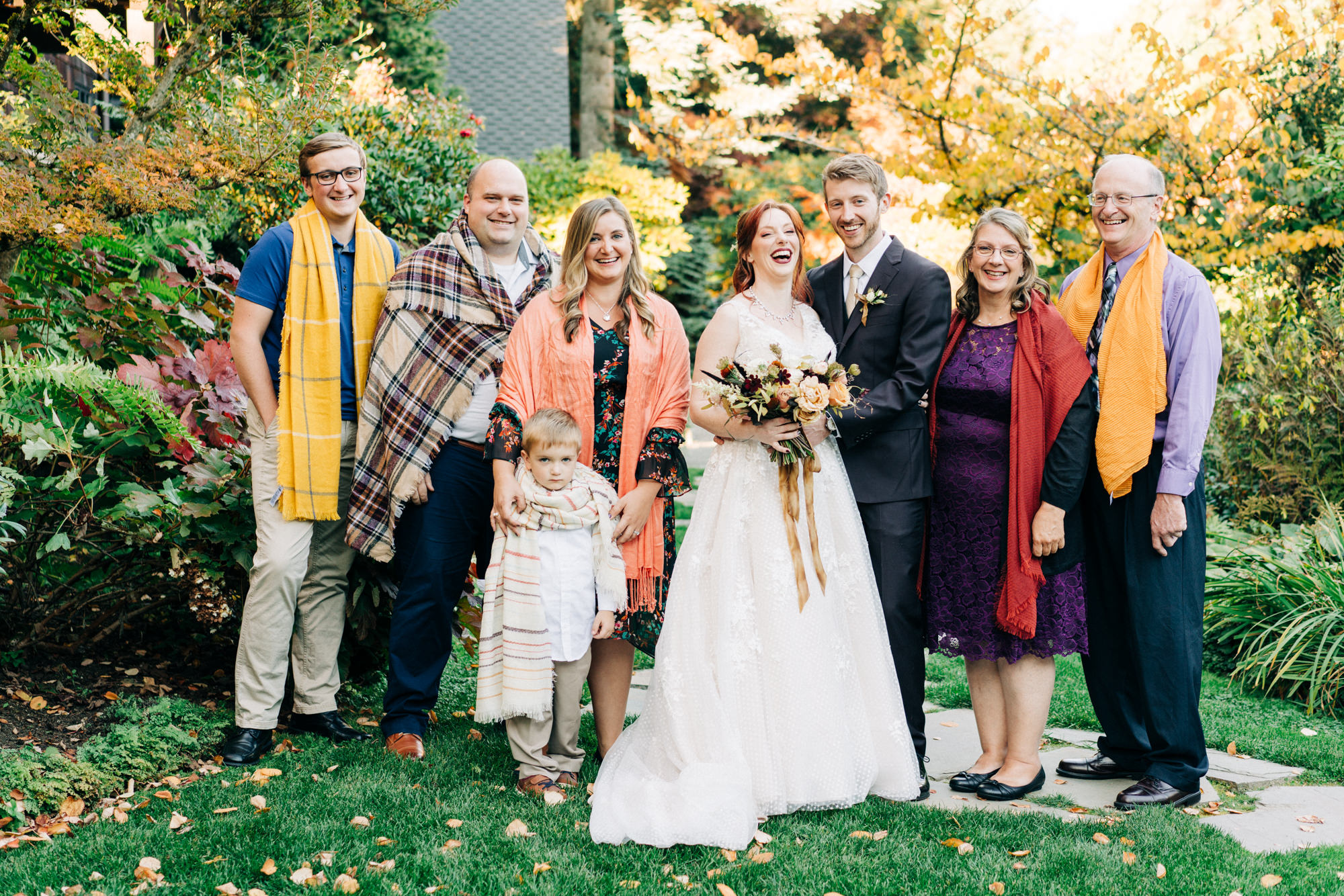 Seattle wedding photographers: Fall Wedding at Bella Luna Farms (22)
