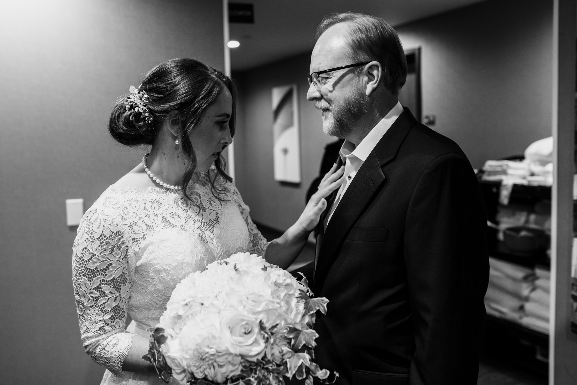 Lauren and her dad have a private moment before First Look.