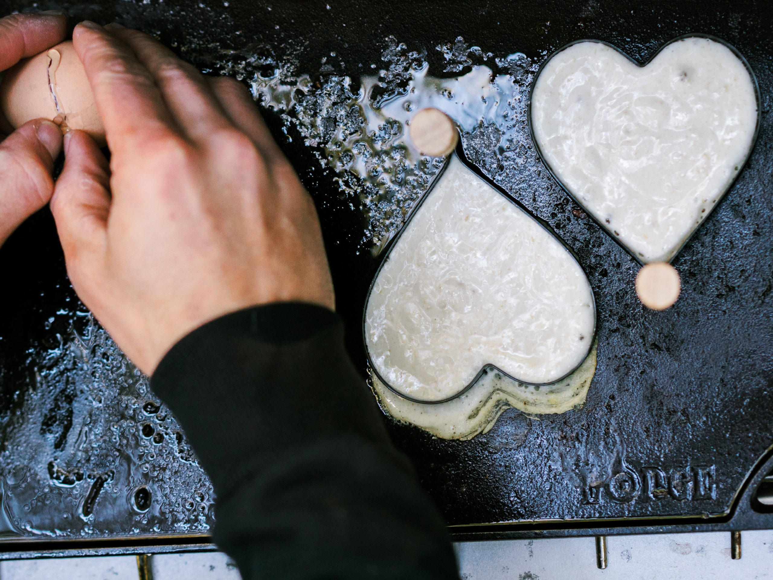 Seattle engagement portraits heart pancakes while camping
