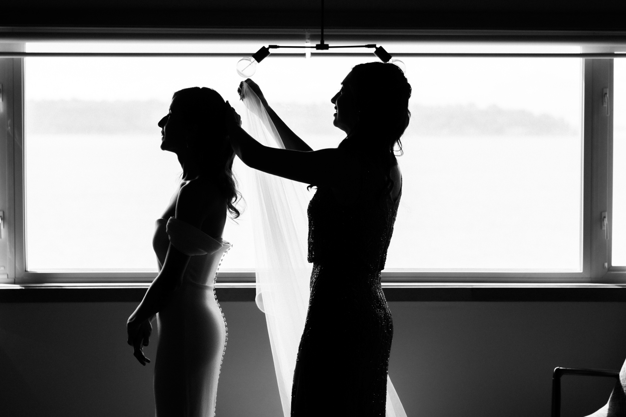 Wedding at the Edgewater Hotel Seattle: Tennie puts veil on