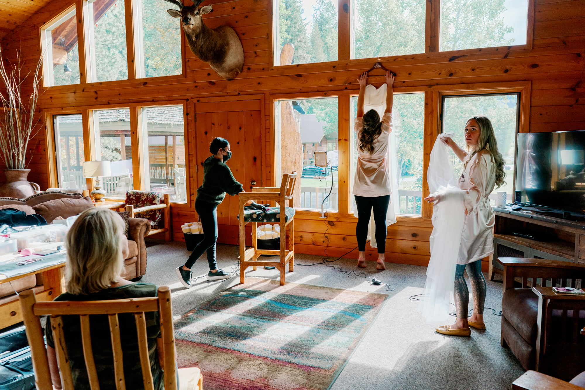 Mountain Springs Lodge weddings: Bridesmaids getting ready