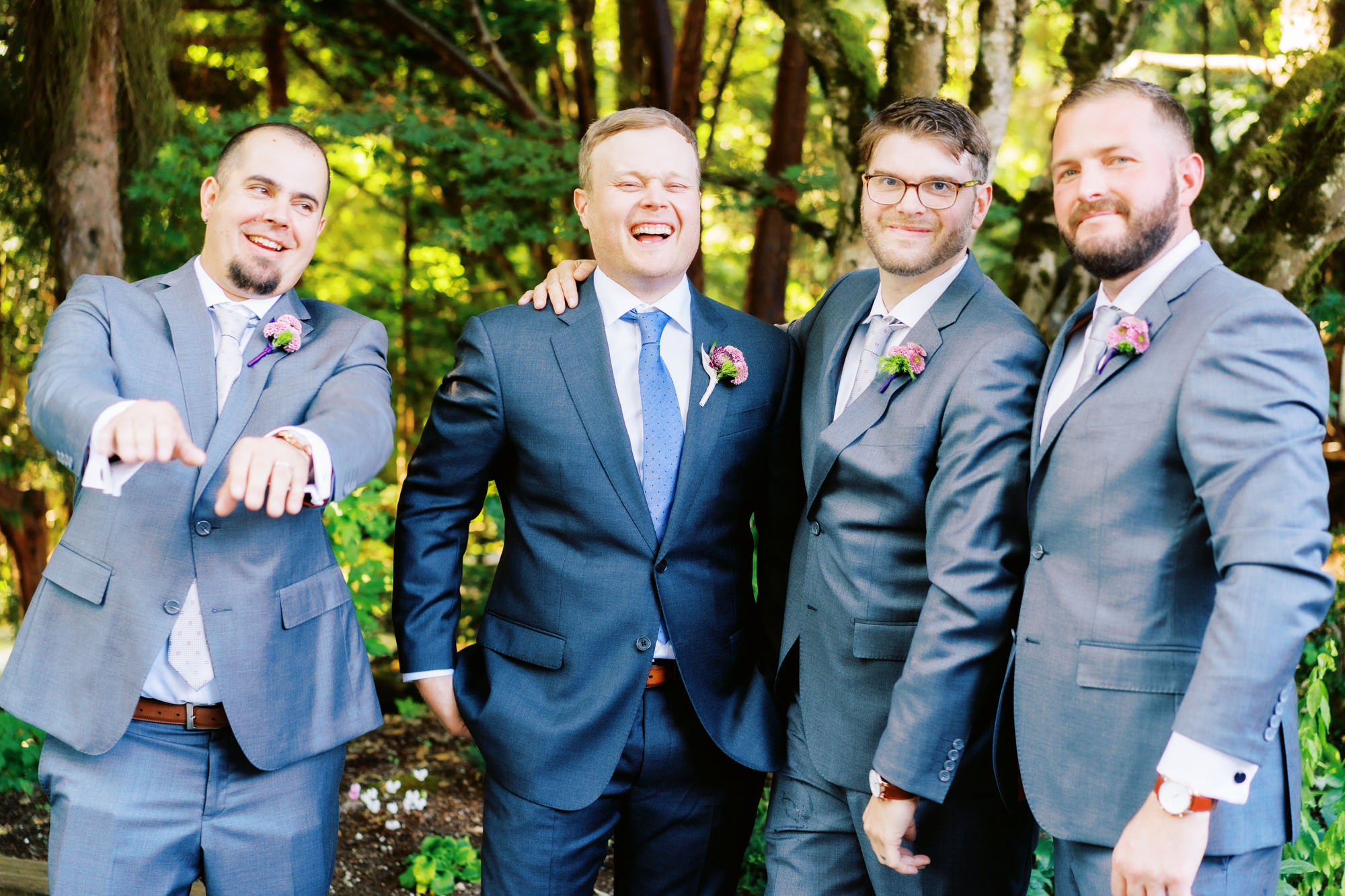 Seattle wedding photographer Jenn Tai: Brian Clevenger with his groomsmen