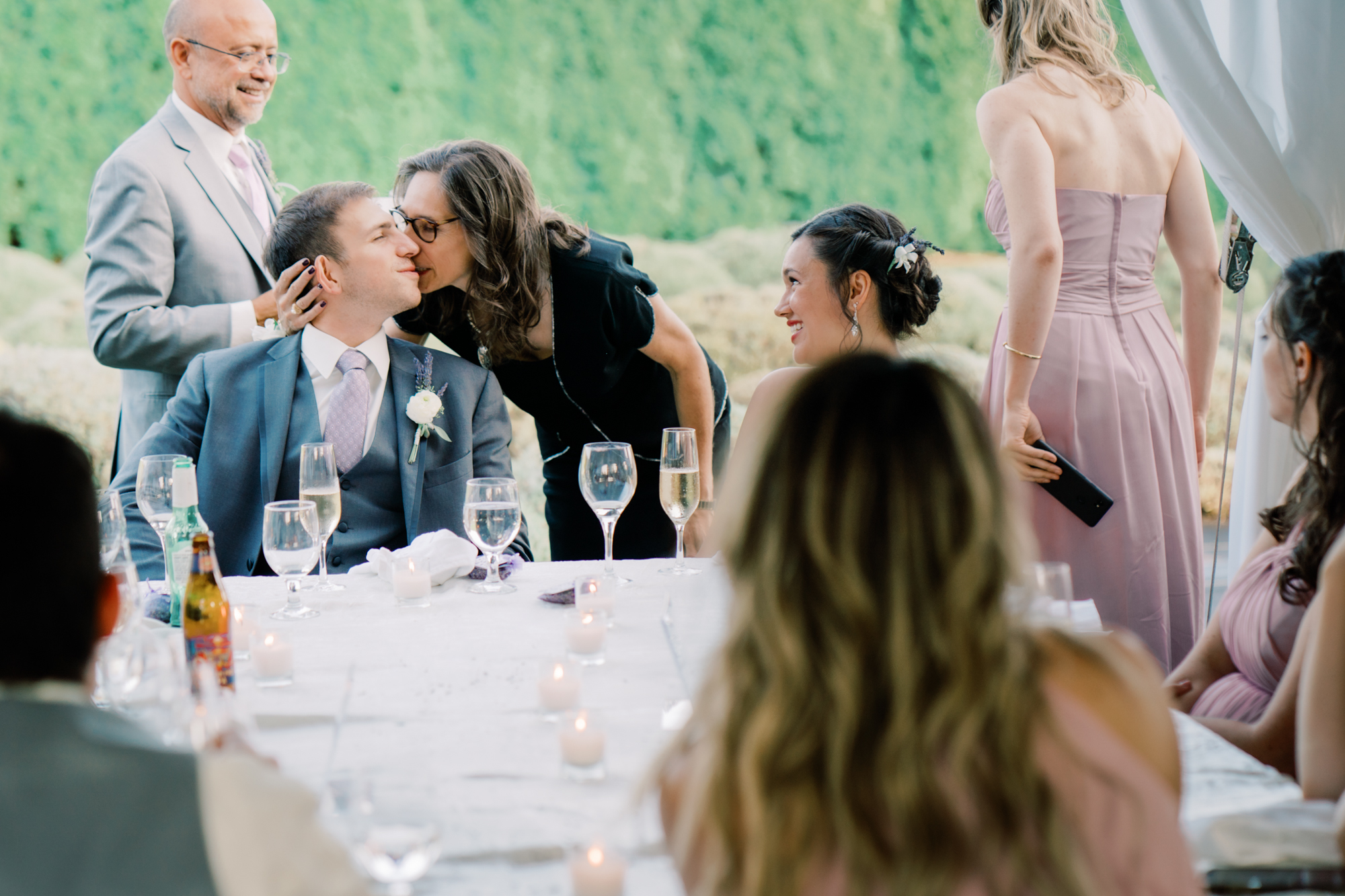 Seattle documentary wedding photographer: Jenn Tai