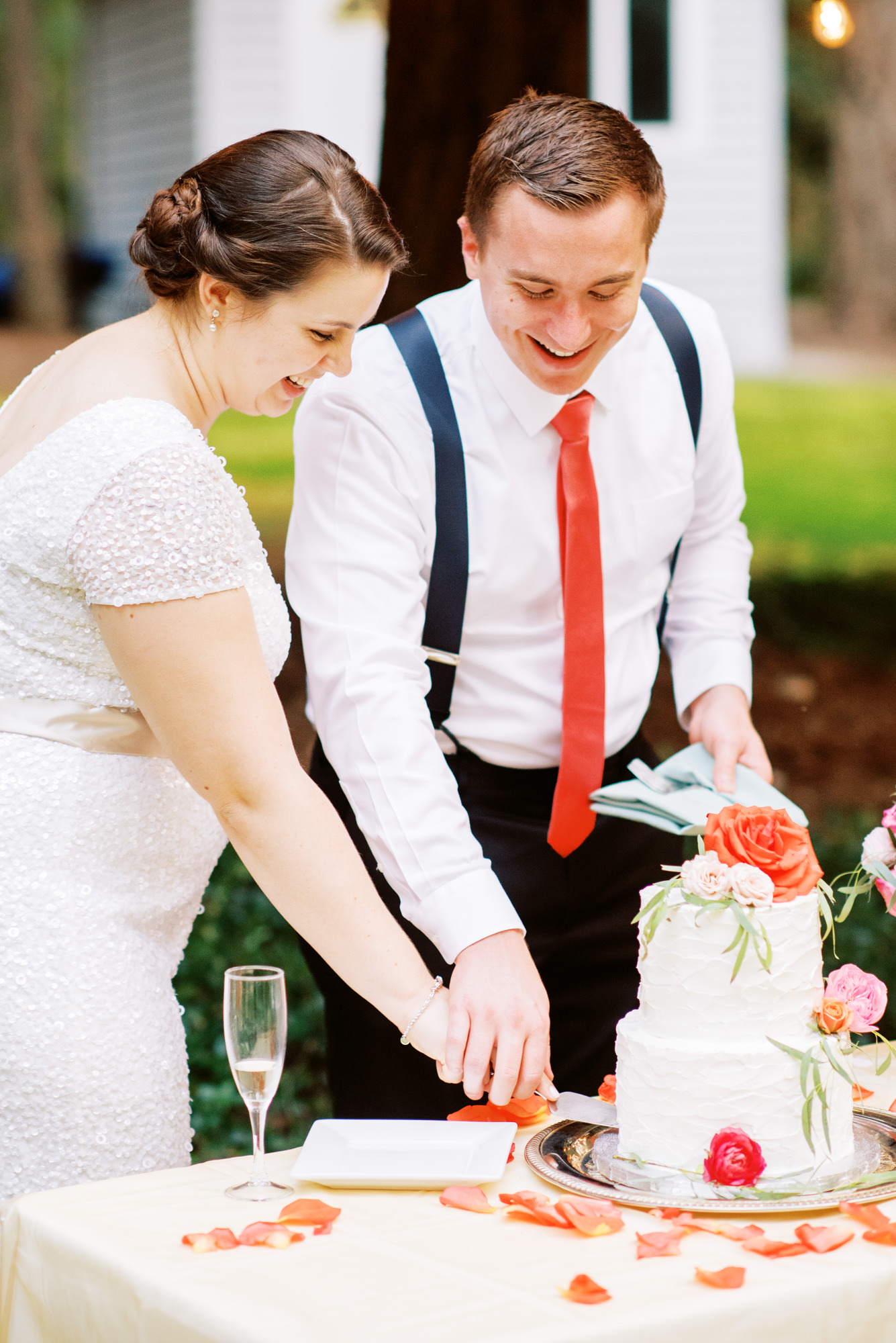 Seattle Backyard Wedding: Hannah and Jacob wedding reception moments