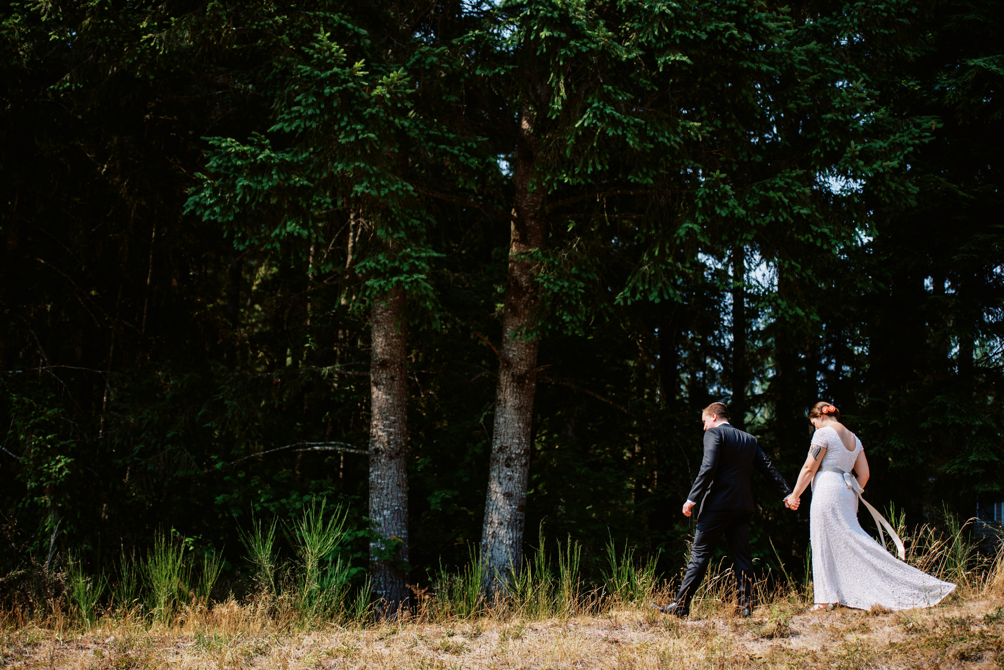 Seattle Backyard Wedding: Hannah and Jacob wedding portraits