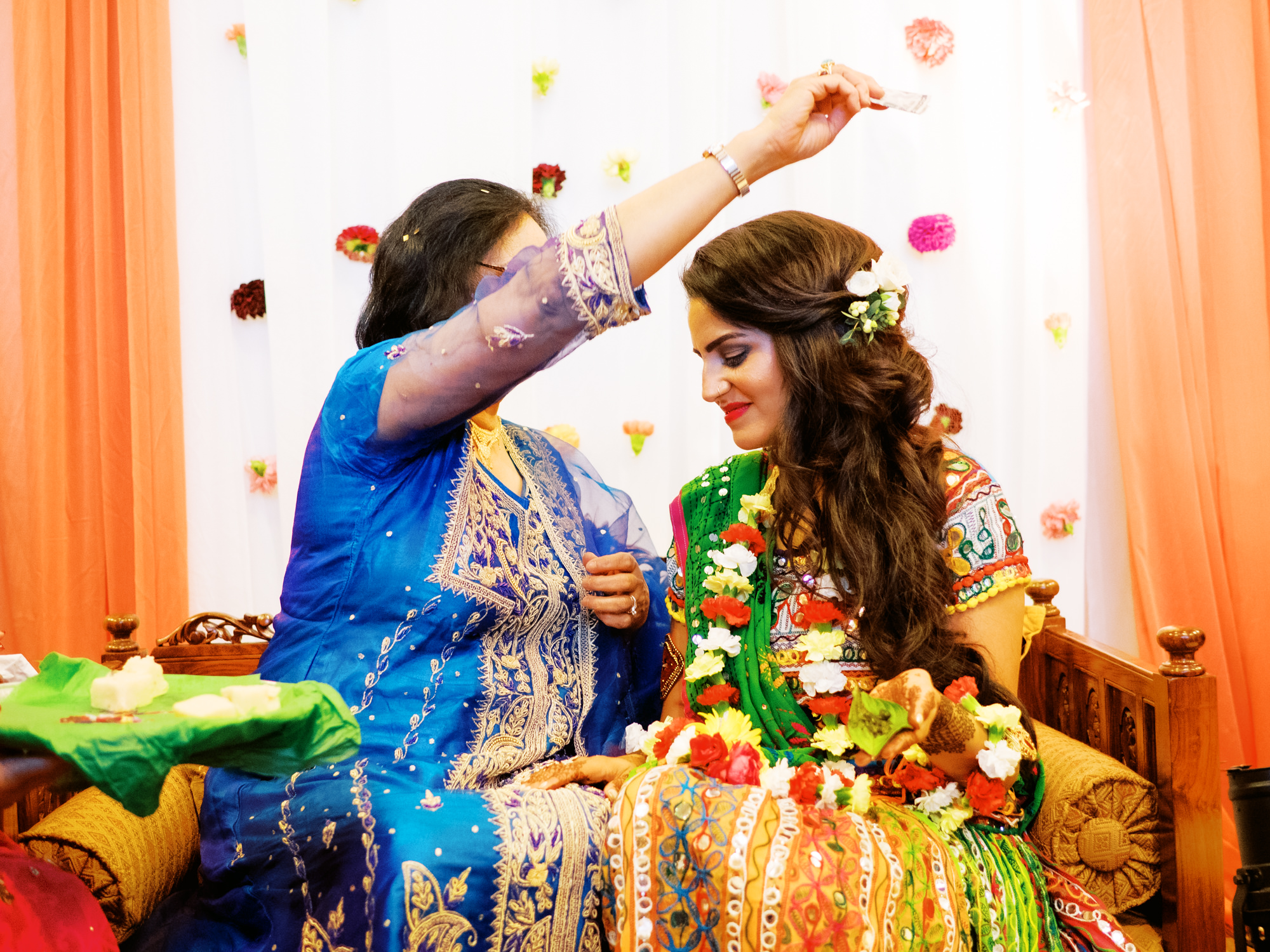 Seattle Indian Muslim photographer: Mehndi Moments