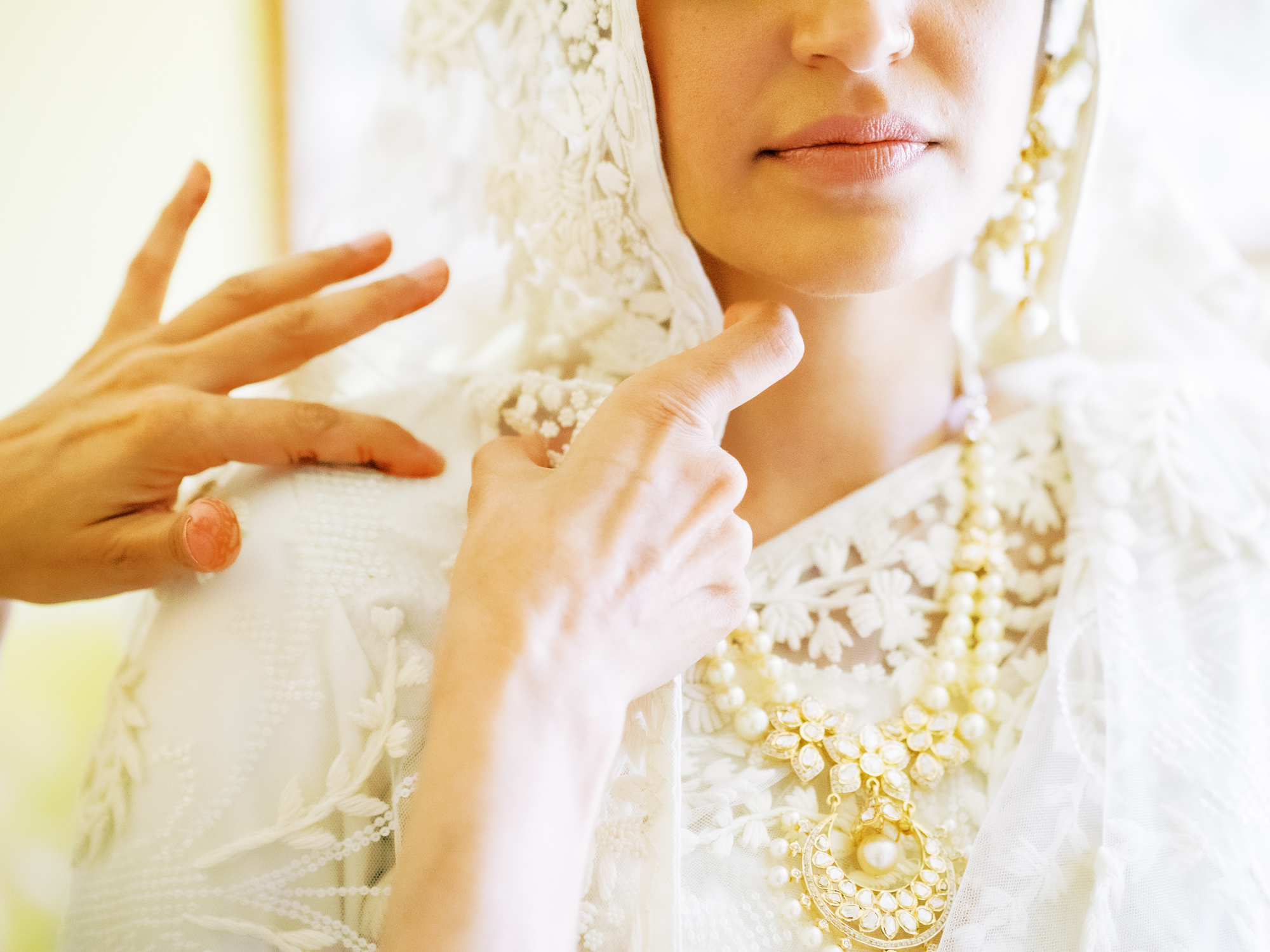 Seattle Indian Muslim wedding photographer: Ateqah getting ready for Nikkah