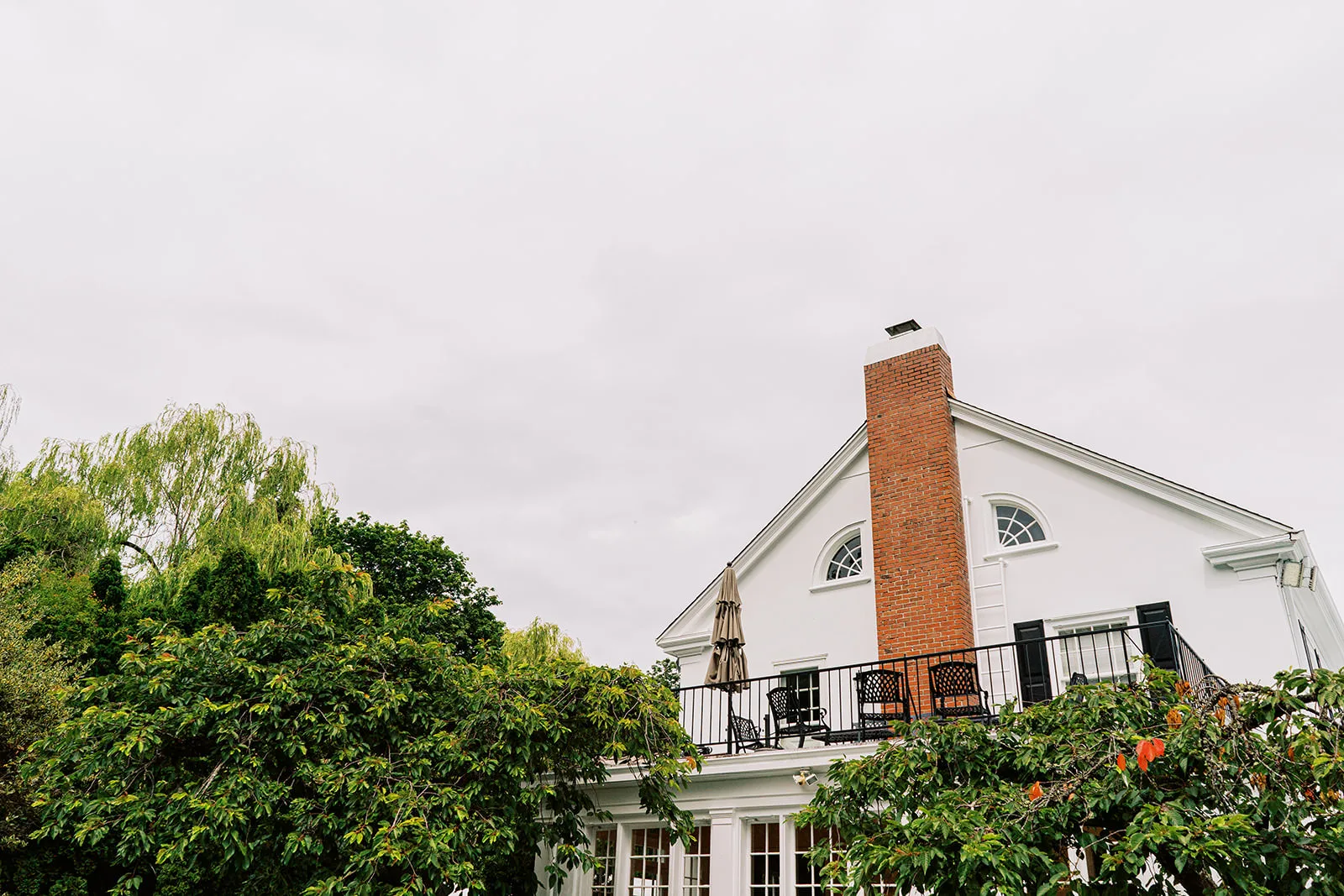 facade of The Admiral's House, a wedding venue in Seattle